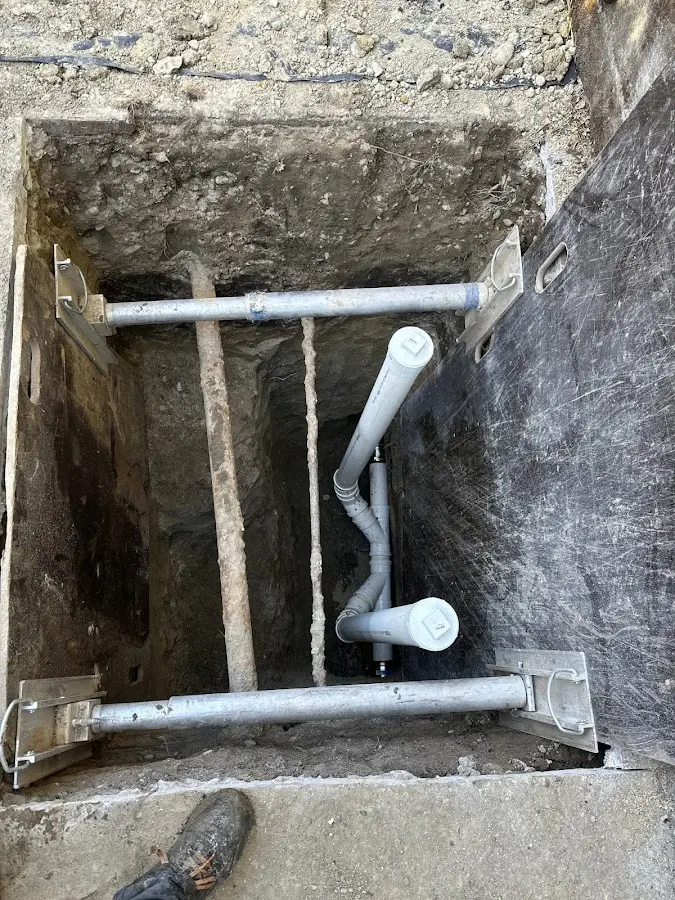 Experienced plumber completing Gas Line Repair work in Round Lake